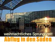 weihnachtliches Sprungbrett für viele ist der Flughafen München (Foto: MartinSchmitz